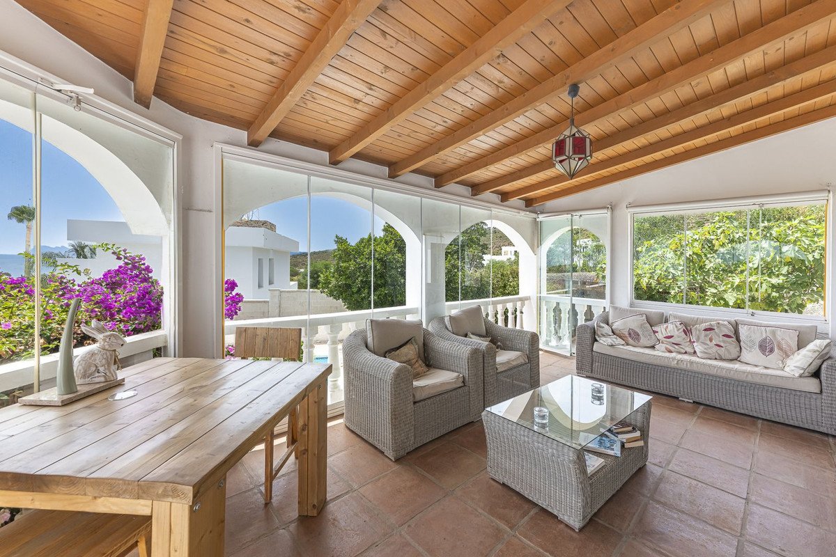 4 Bed Detached Villa in Punta Chullera