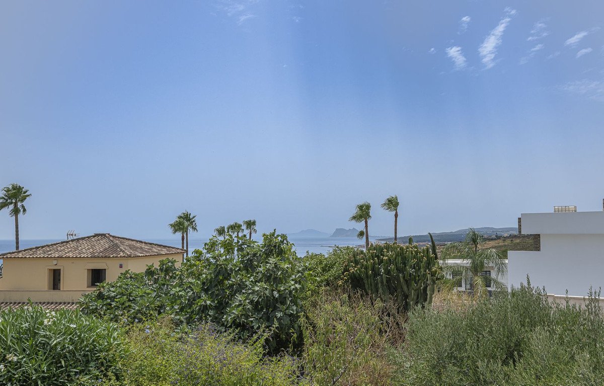 4 Bed Detached Villa in Punta Chullera