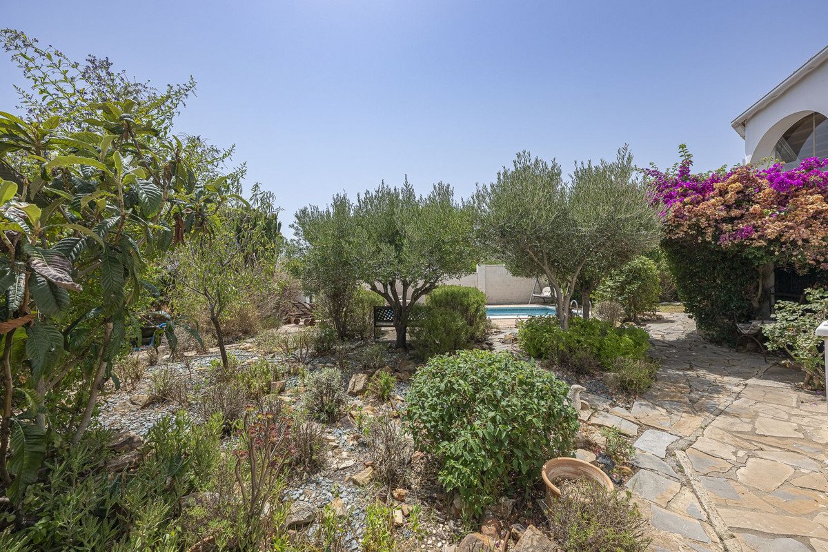 4 Bed Detached Villa in Punta Chullera