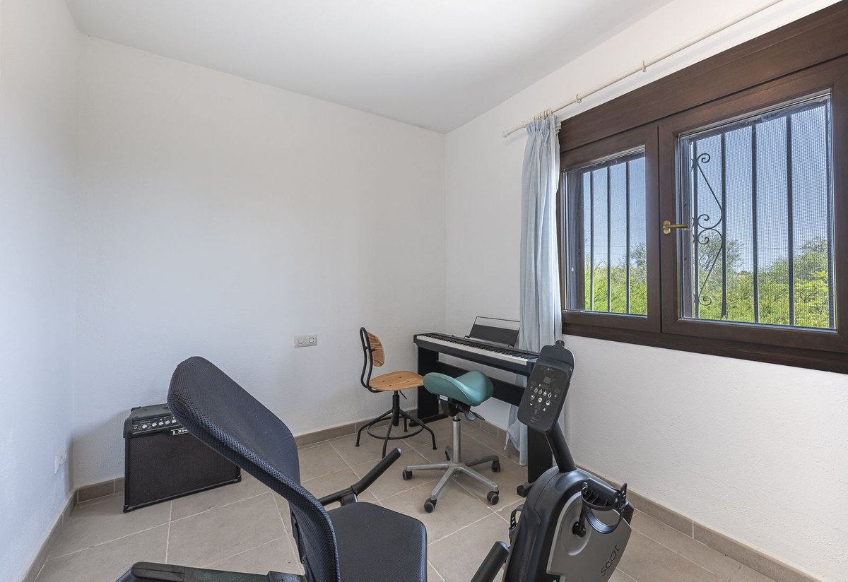 4 Bed Detached Villa in Punta Chullera