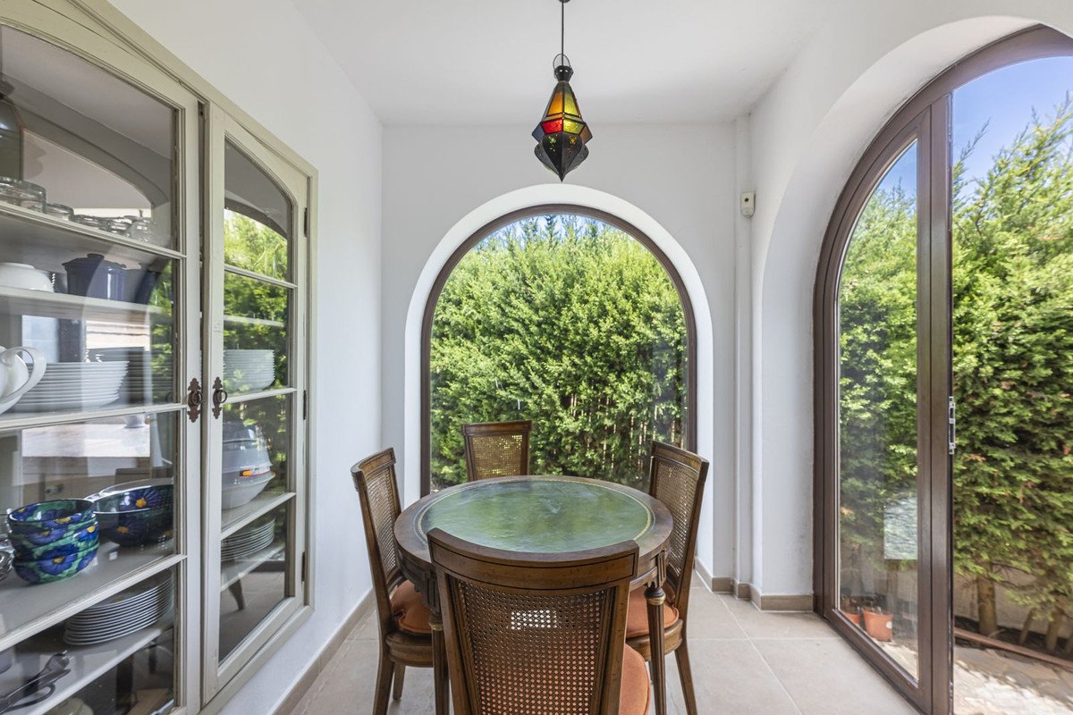 4 Bed Detached Villa in Punta Chullera