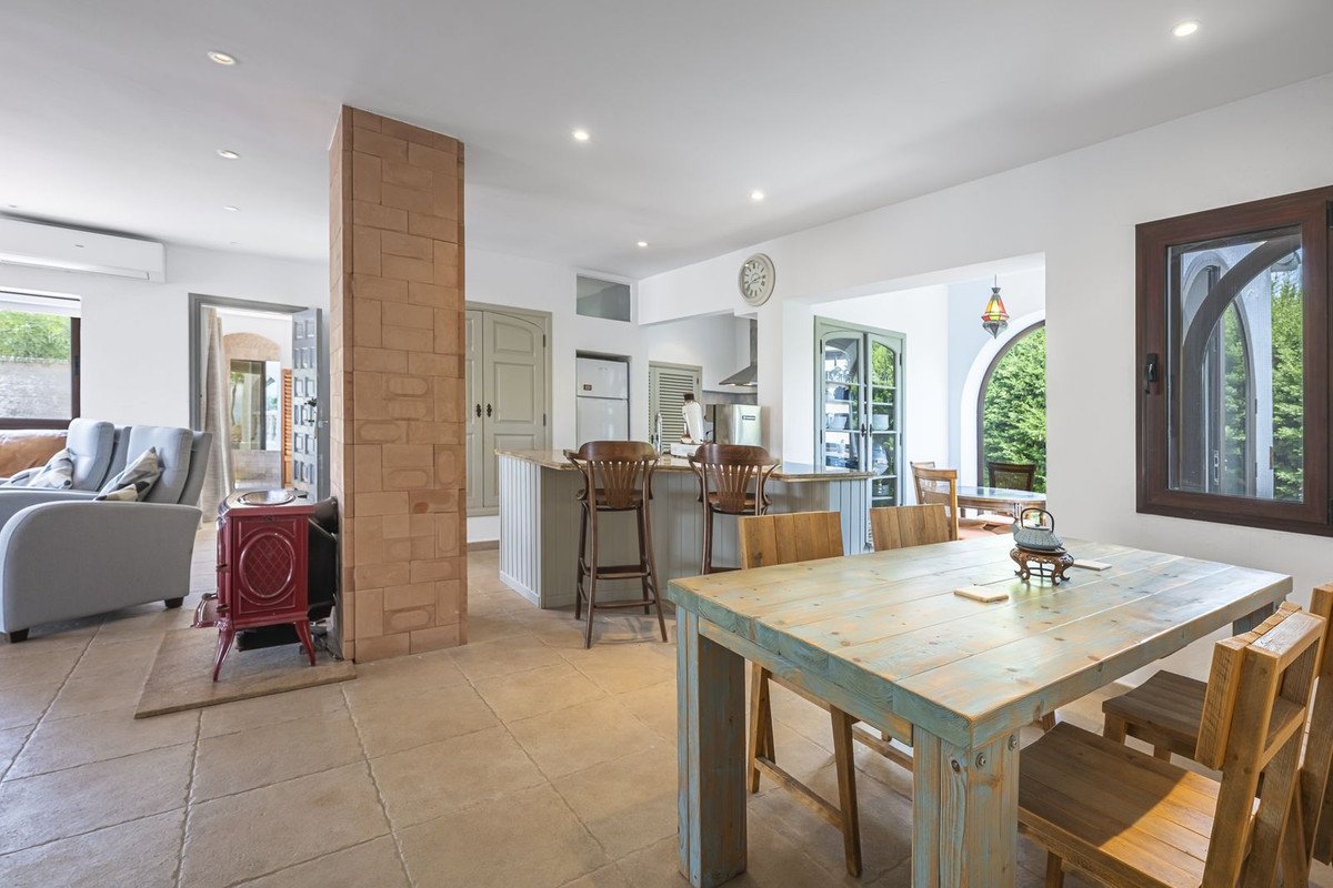 4 Bed Detached Villa in Punta Chullera