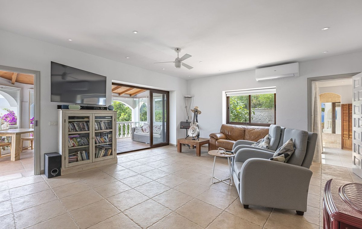 4 Bed Detached Villa in Punta Chullera
