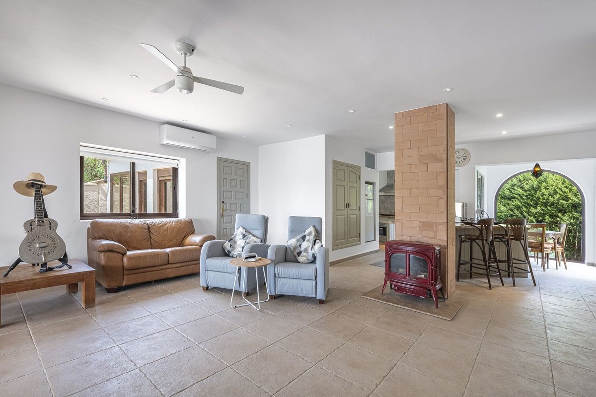 4 Bed Detached Villa in Punta Chullera