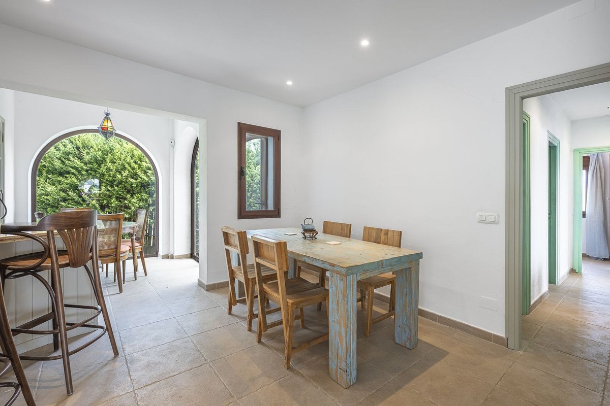 4 Bed Detached Villa in Punta Chullera