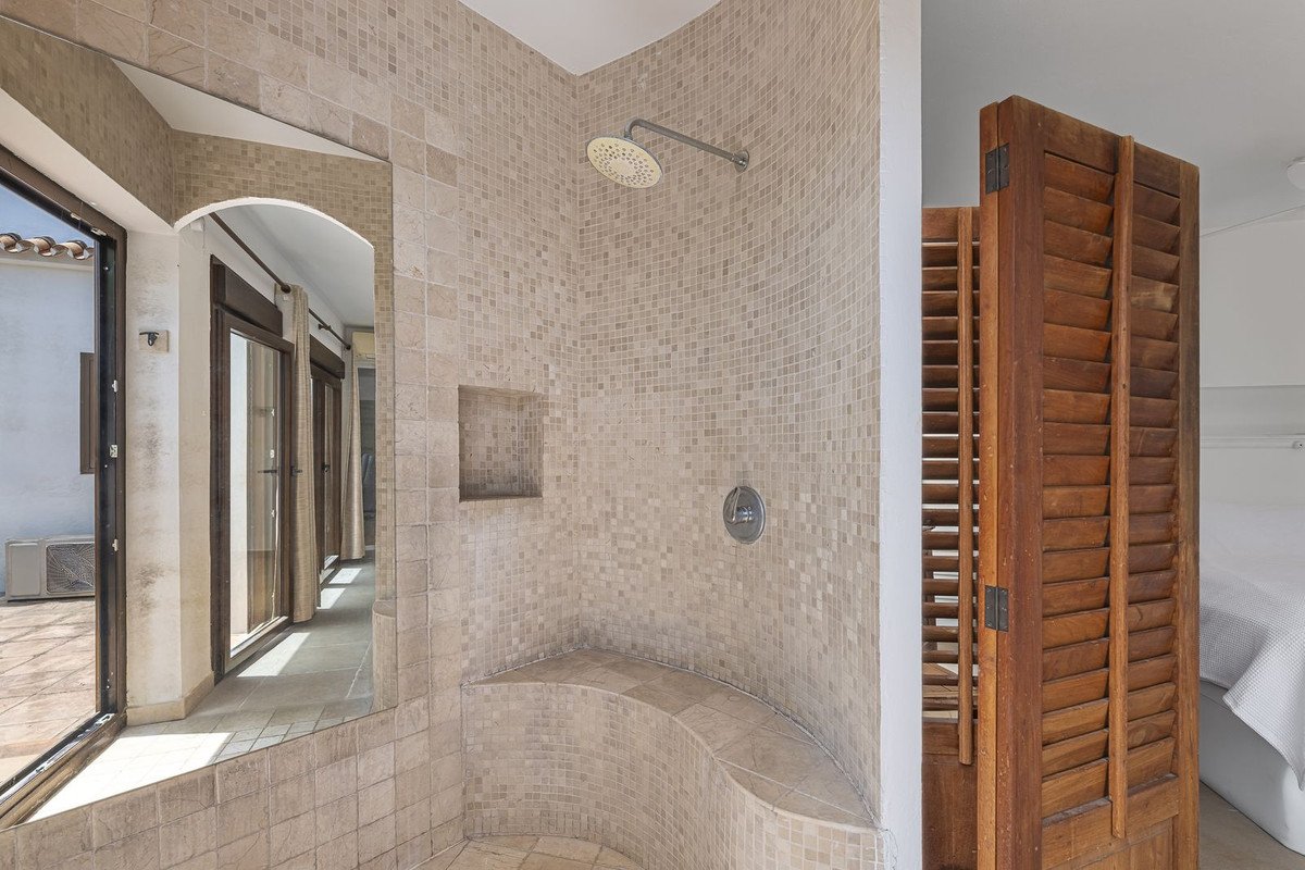 4 Bed Detached Villa in Punta Chullera