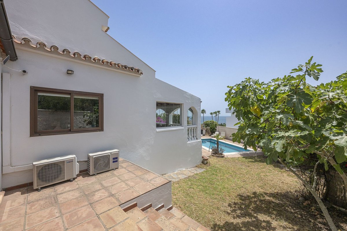 4 Bed Detached Villa in Punta Chullera