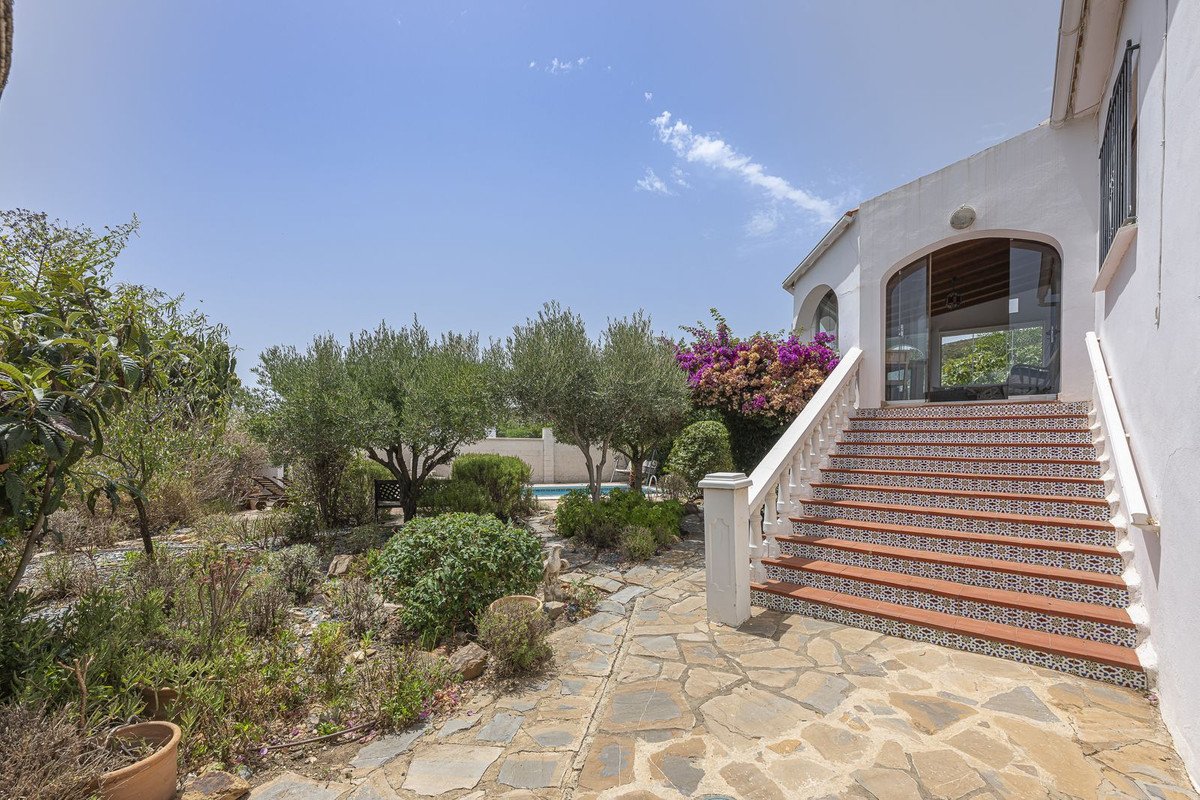 4 Bed Detached Villa in Punta Chullera