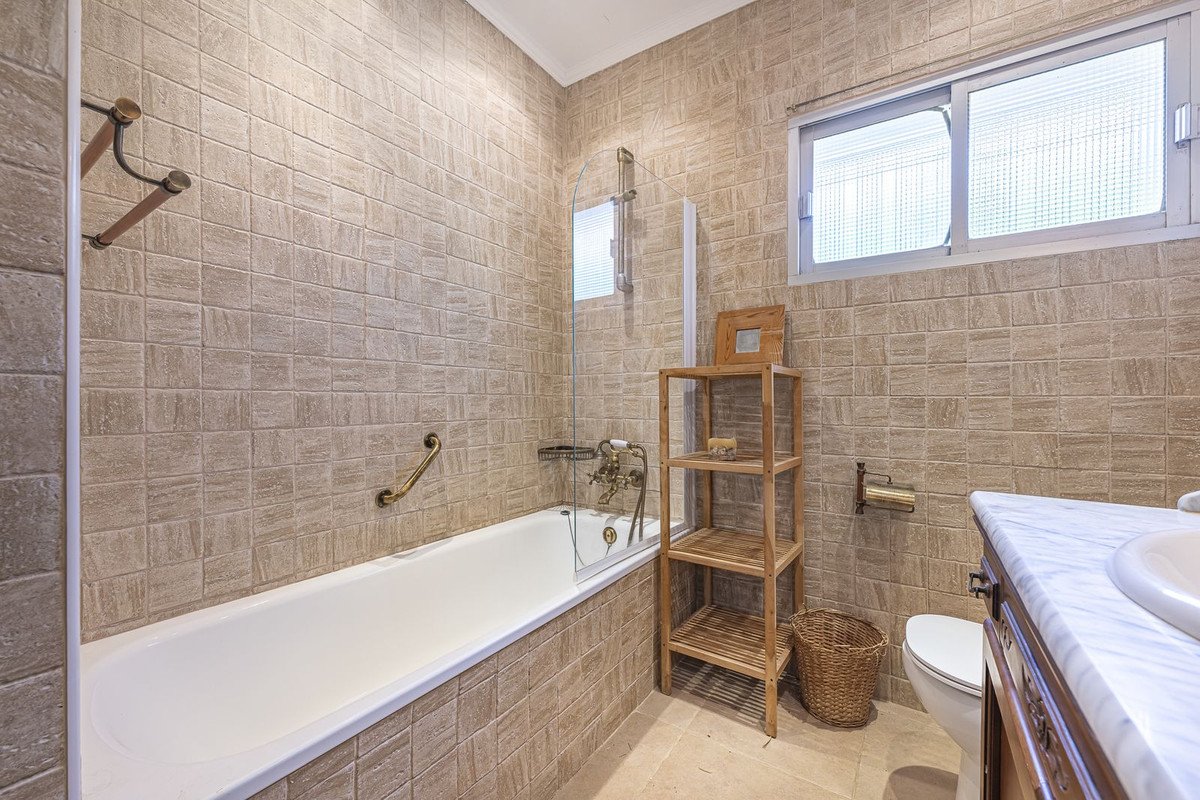 4 Bed Detached Villa in Punta Chullera