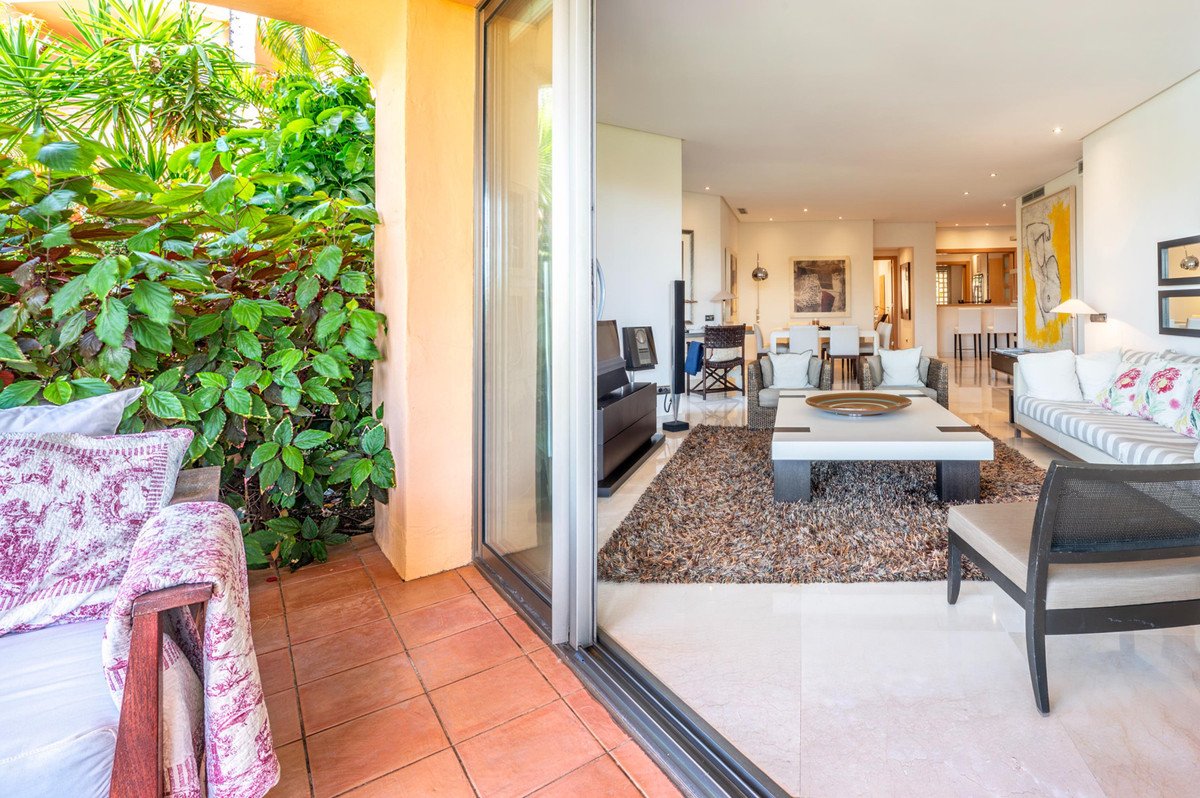 2 Bed Ground Floor Apartment in Sierra Blanca