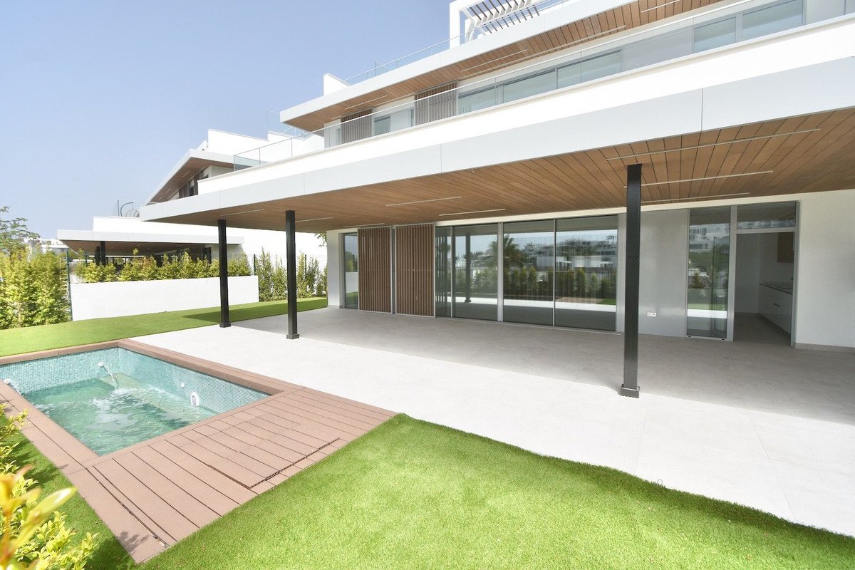 3 Bed Ground Floor Apartment in Santa Clara