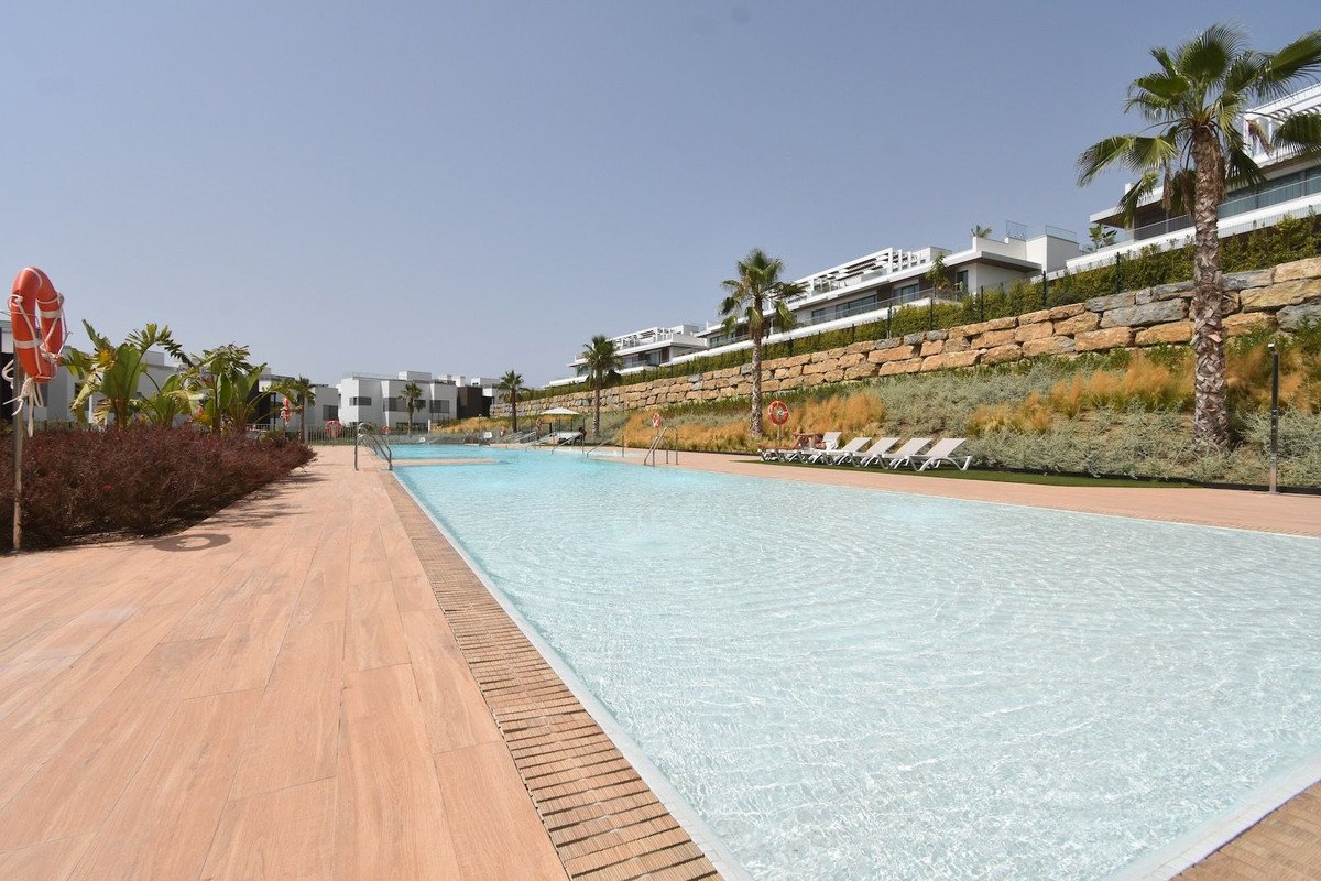 3 Bed Ground Floor Apartment in Santa Clara