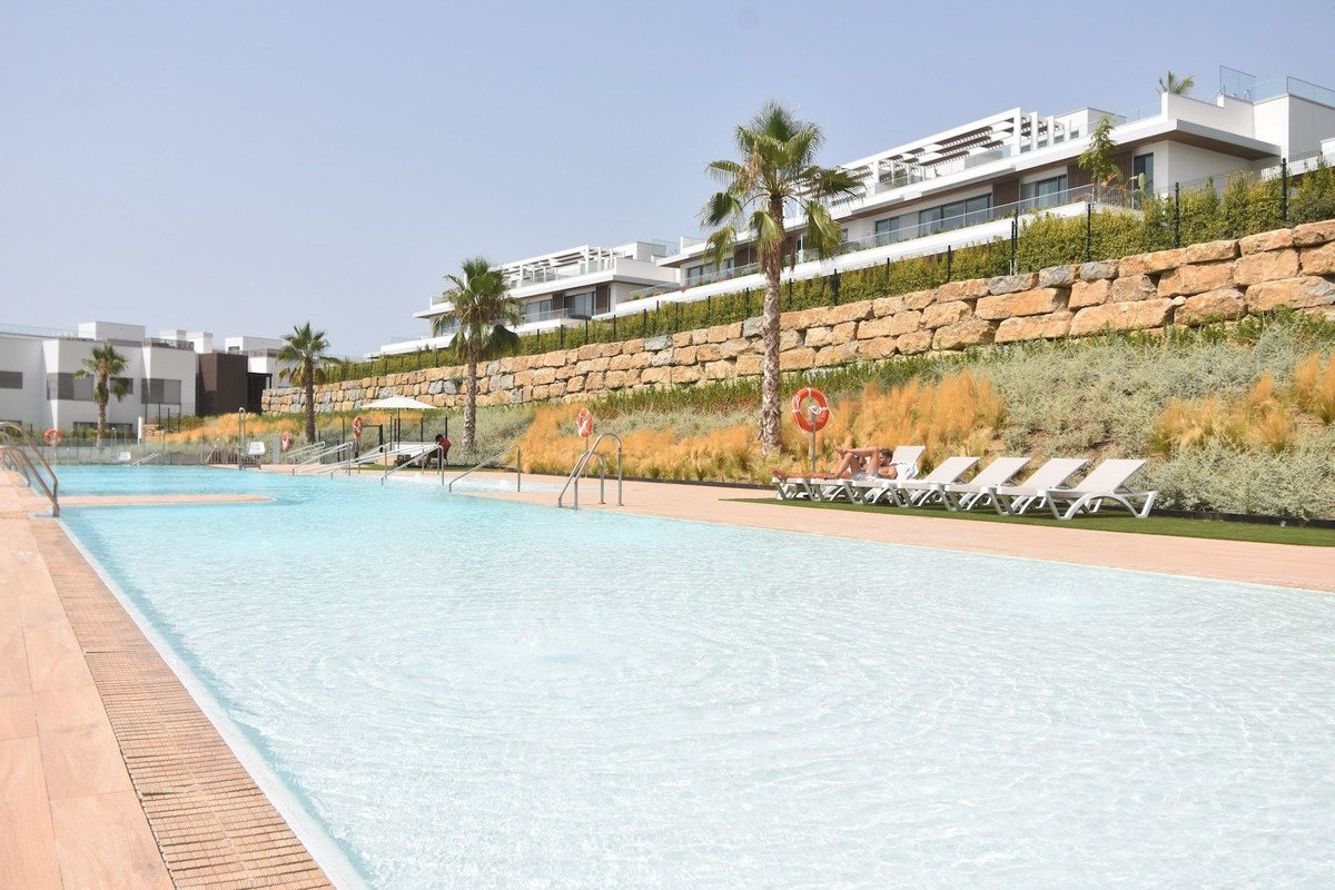 3 Bed Ground Floor Apartment in Santa Clara