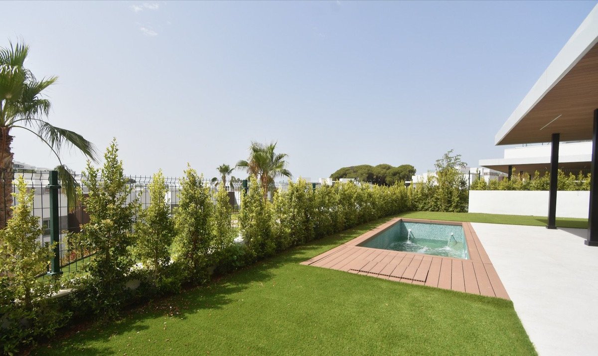 3 Bed Ground Floor Apartment in Santa Clara