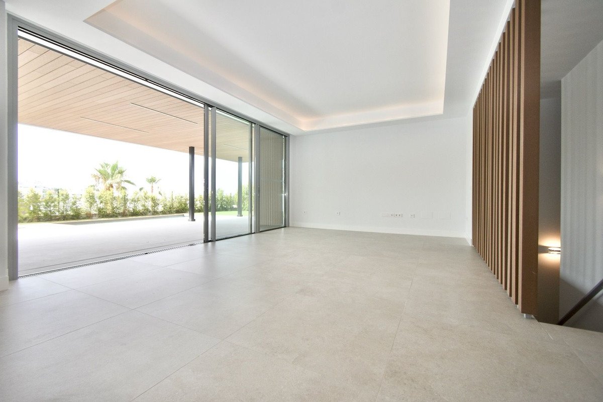 3 Bed Ground Floor Apartment in Santa Clara