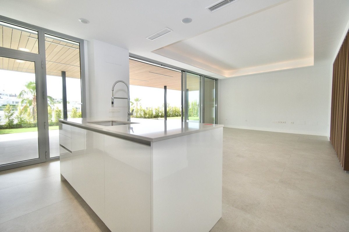 3 Bed Ground Floor Apartment in Santa Clara