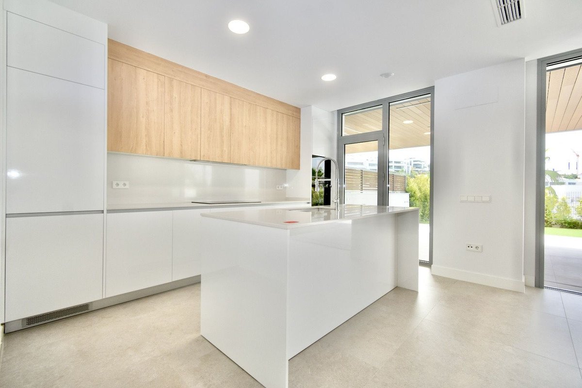 3 Bed Ground Floor Apartment in Santa Clara