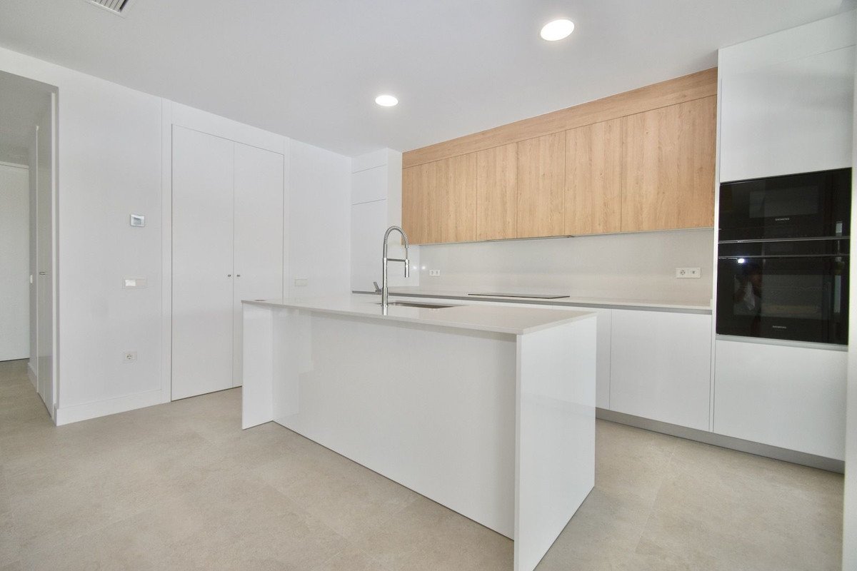 3 Bed Ground Floor Apartment in Santa Clara