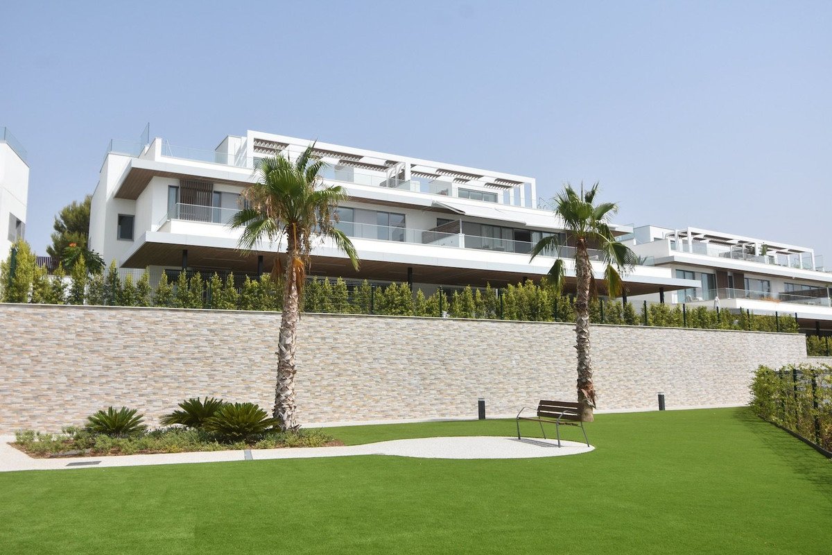 3 Bed Ground Floor Apartment in Santa Clara
