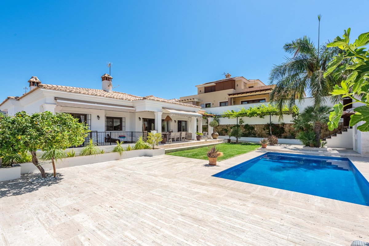 5 Bed Detached Villa in Marbella