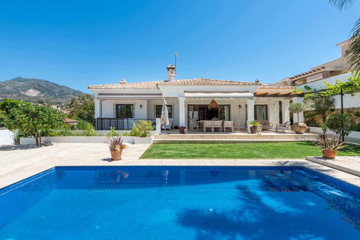 5 Bed Detached Villa in Marbella