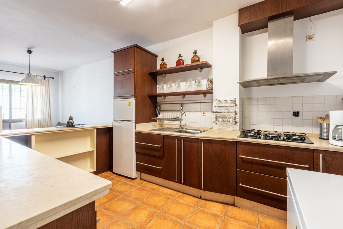 5 Bed Detached Villa in Marbella