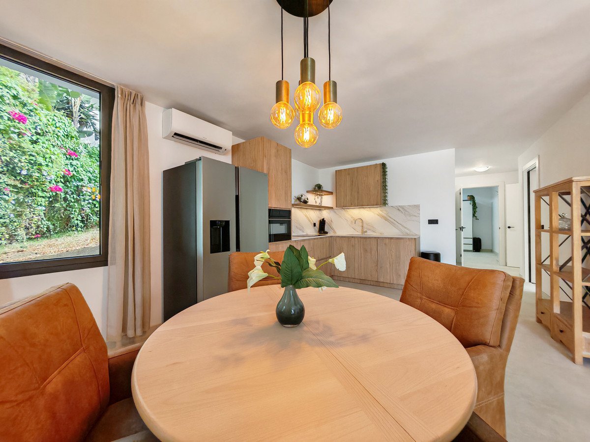 8 Bed Detached Villa in Elviria