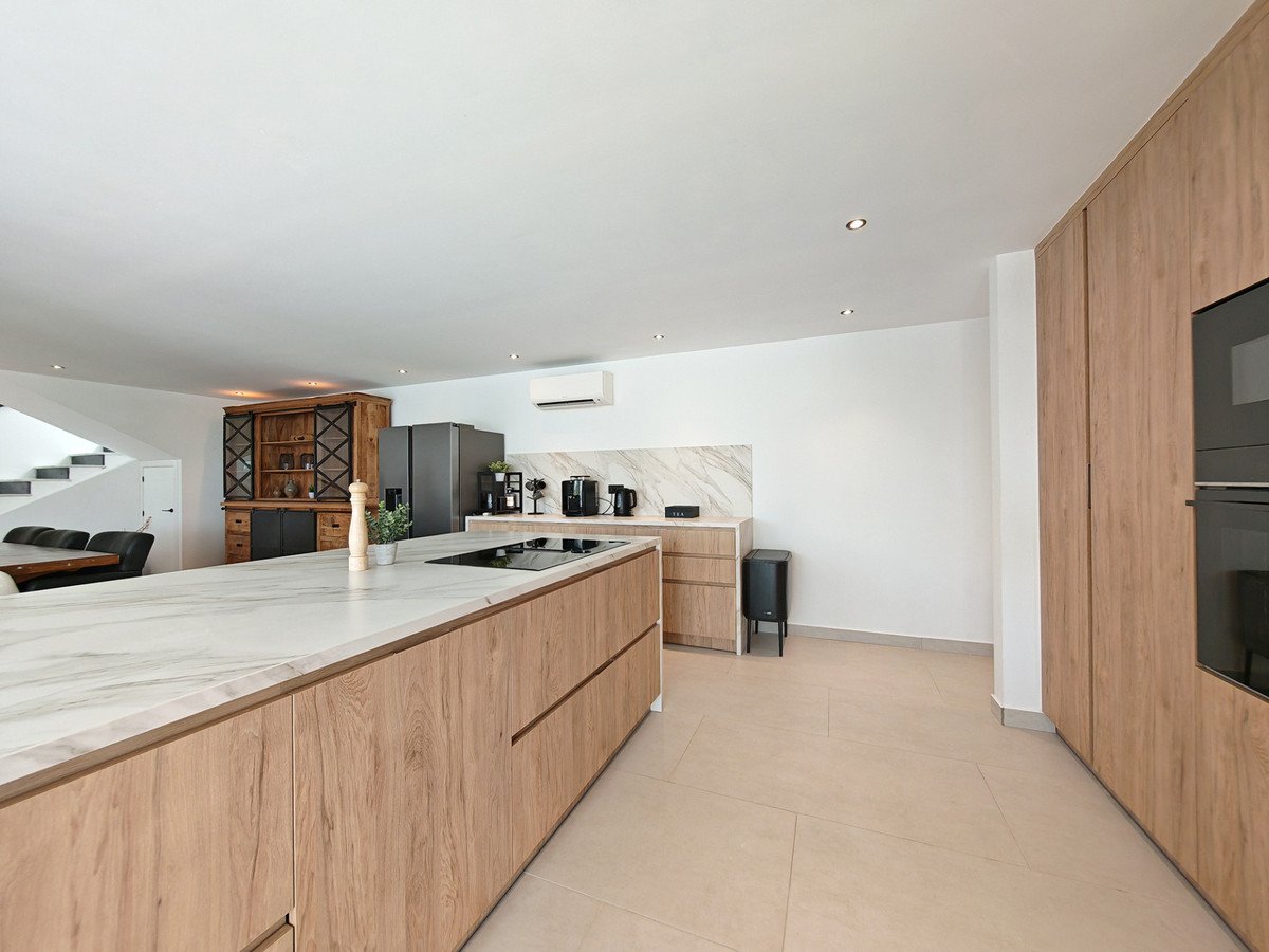 8 Bed Detached Villa in Elviria