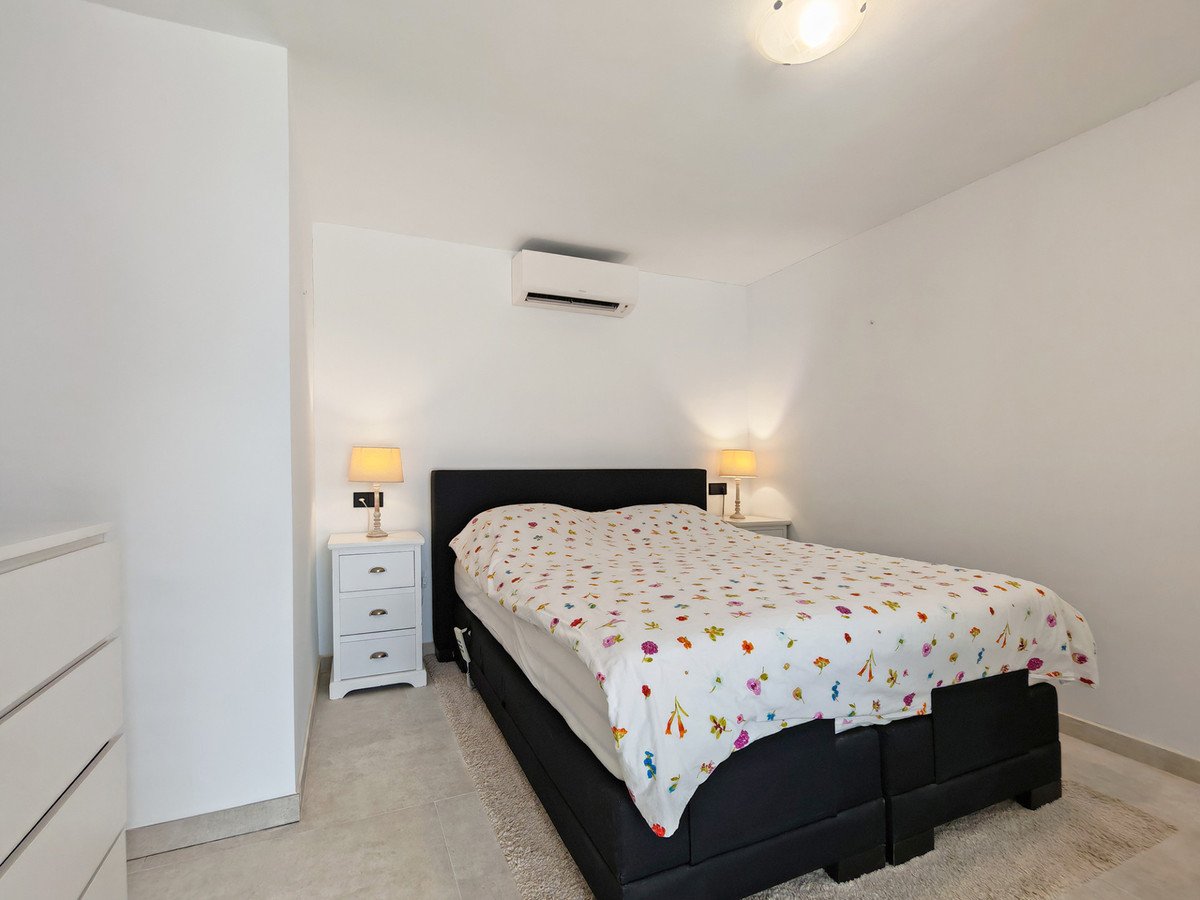 8 Bed Detached Villa in Elviria