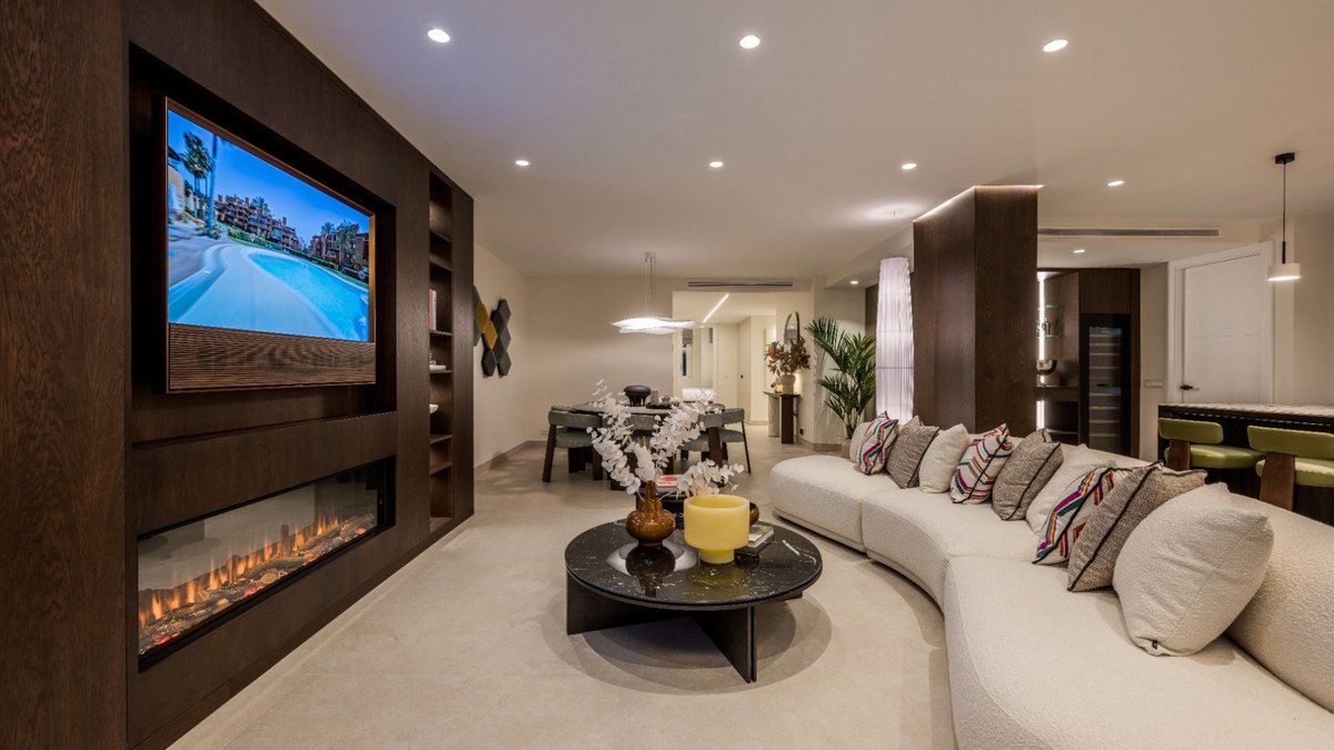 3 Bed Middle Floor Apartment in Los Monteros