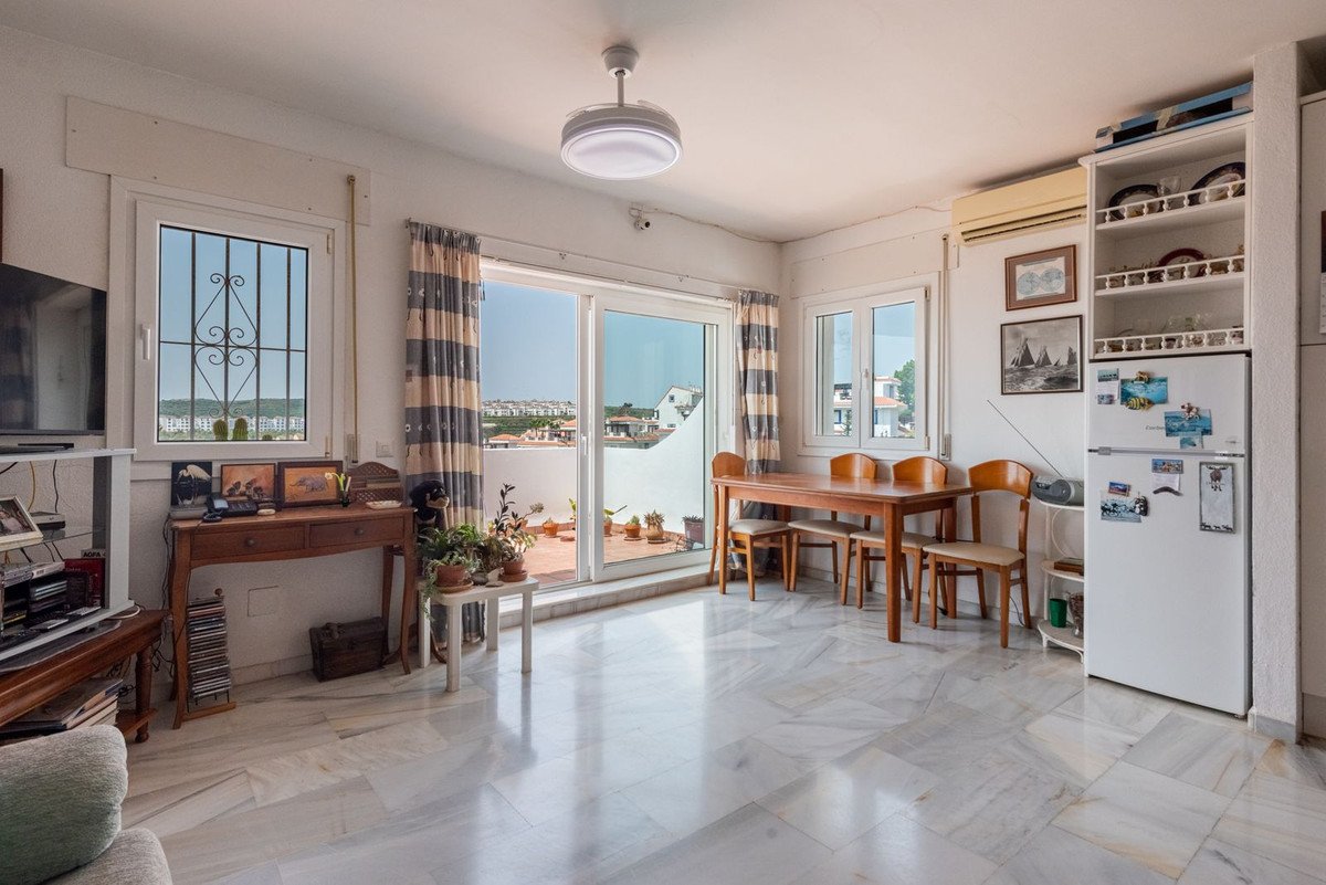 1 Bed Top Floor Apartment in Manilva