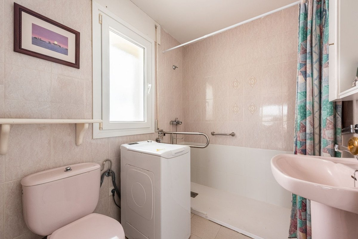 1 Bed Top Floor Apartment in Manilva