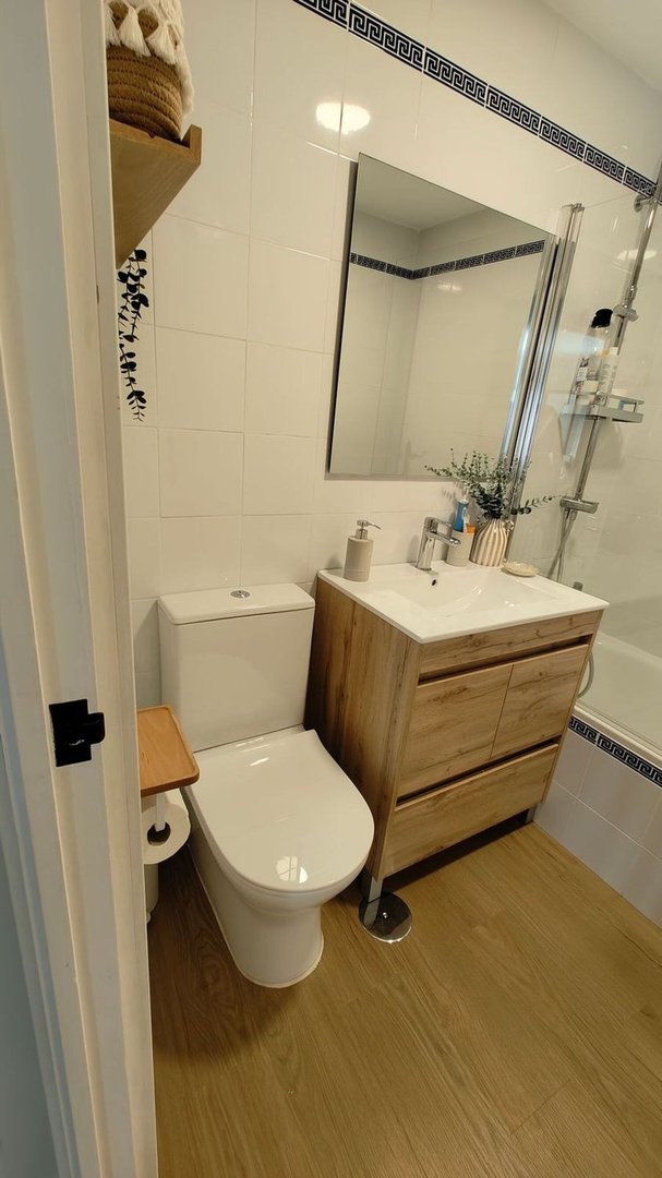 2 Bed Middle Floor Apartment in San Luis de Sabinillas