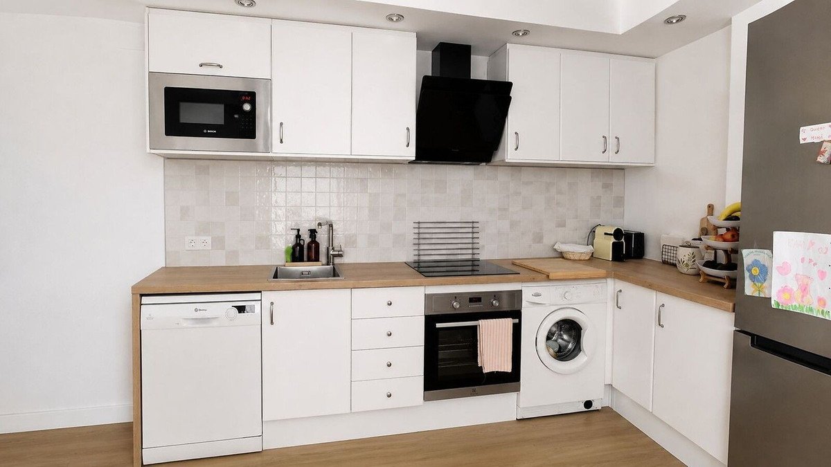 2 Bed Middle Floor Apartment in San Luis de Sabinillas