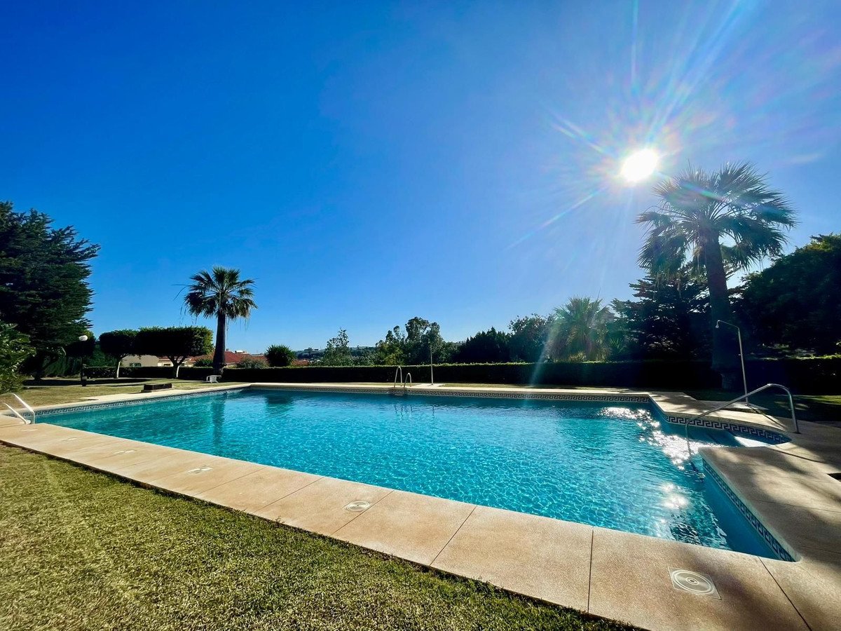2 Bed Top Floor Apartment in Los Pacos