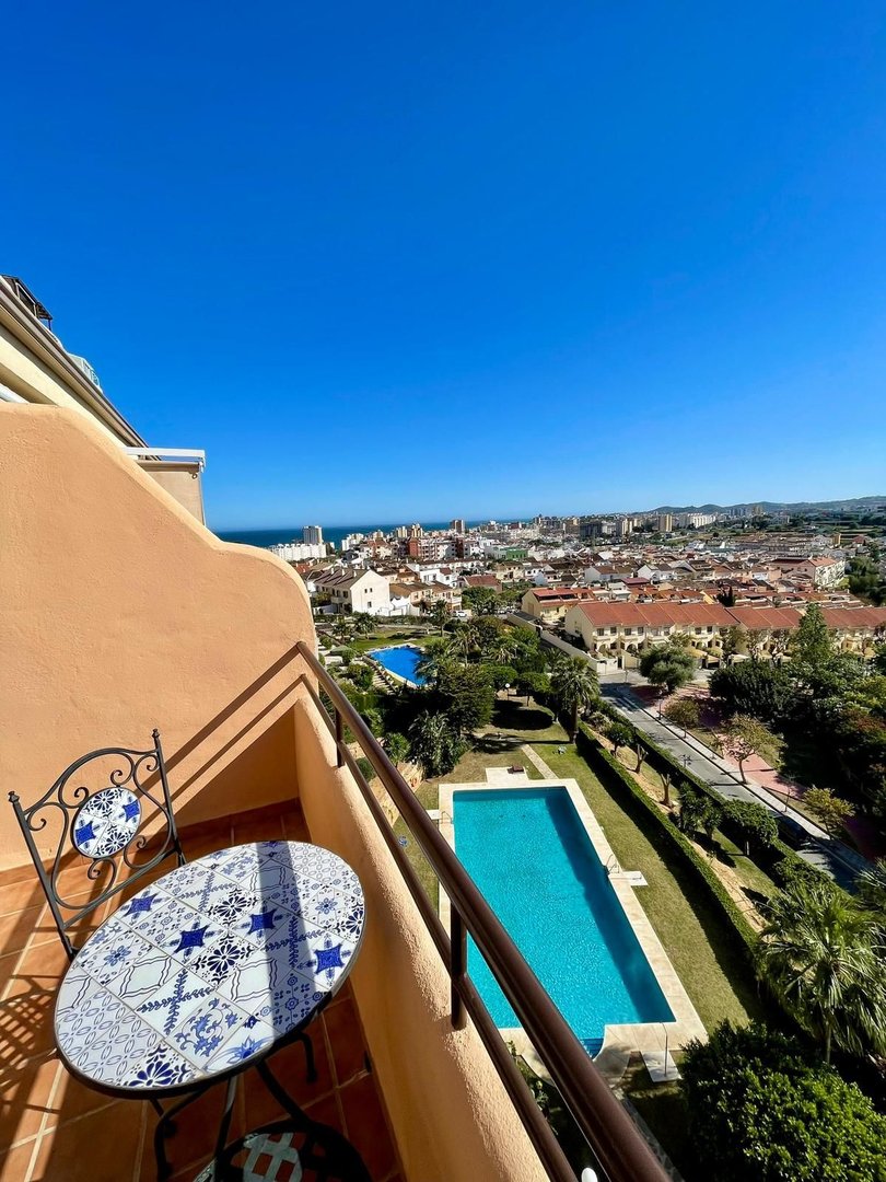 2 Bed Top Floor Apartment in Los Pacos
