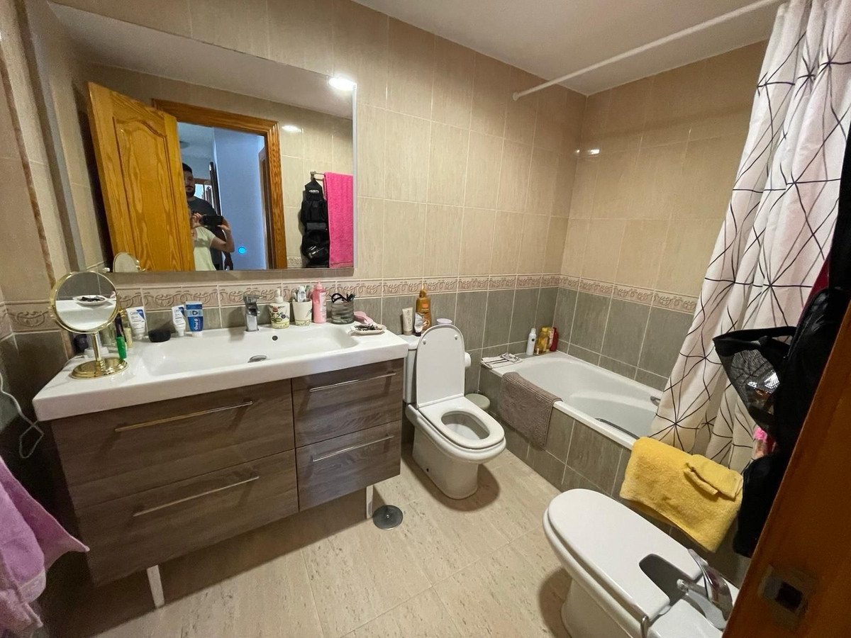 4 Bed Middle Floor Apartment in San Pedro de Alcántara