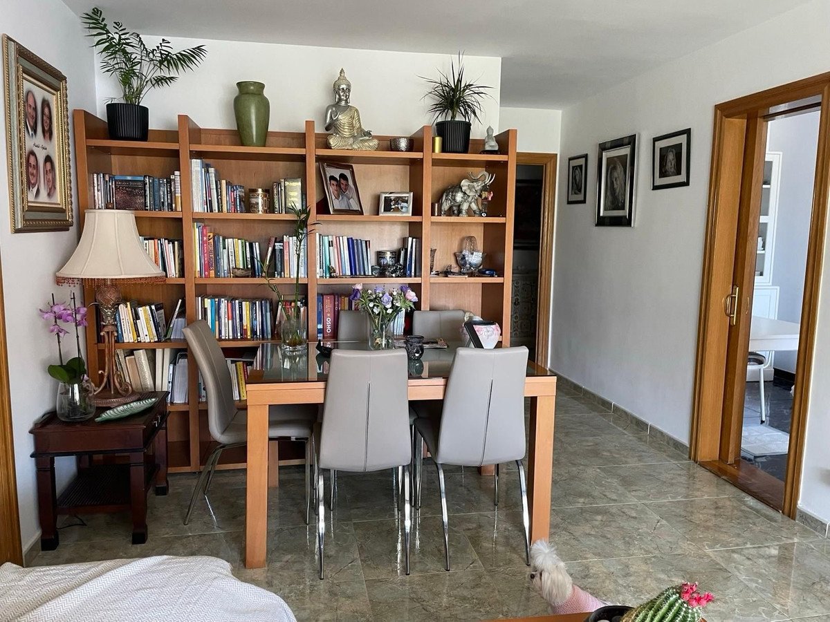 4 Bed Middle Floor Apartment in San Pedro de Alcántara