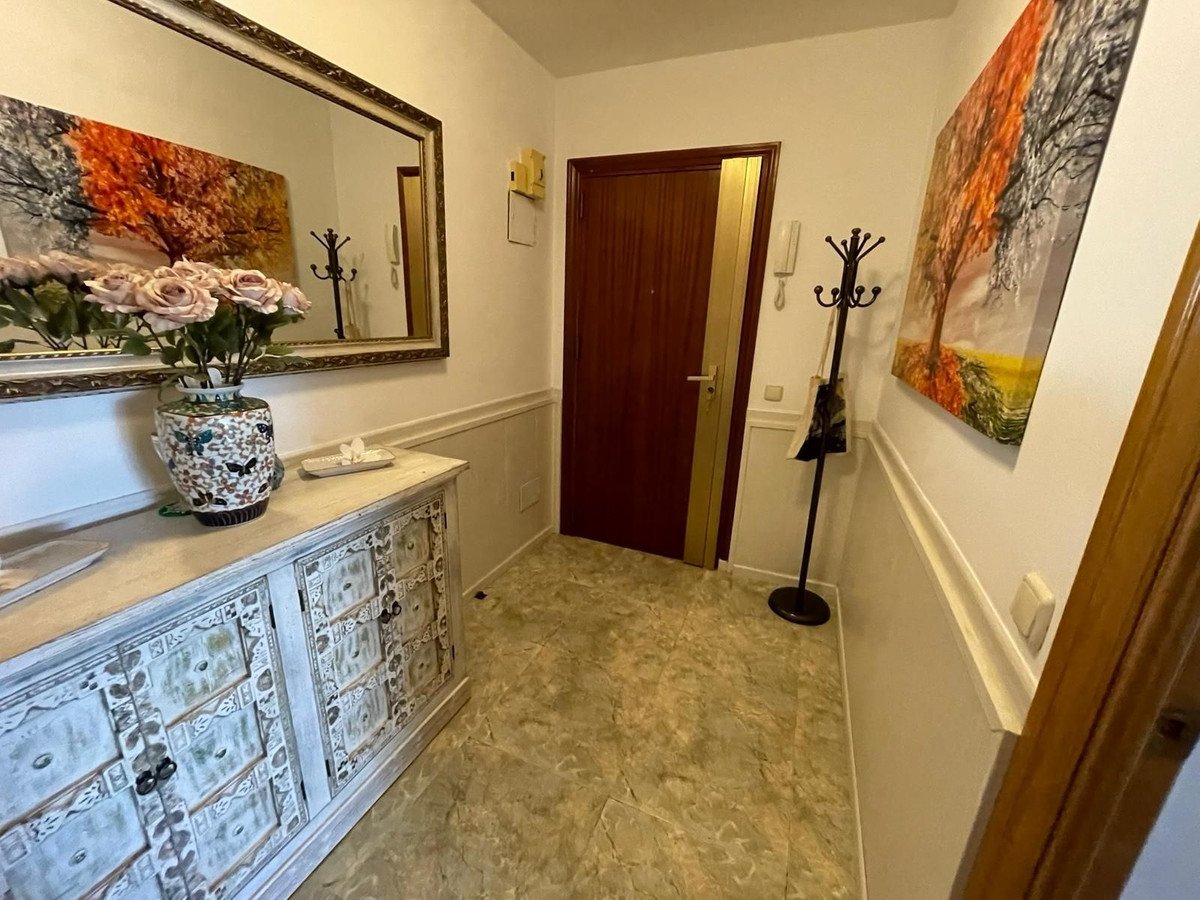 4 Bed Middle Floor Apartment in San Pedro de Alcántara