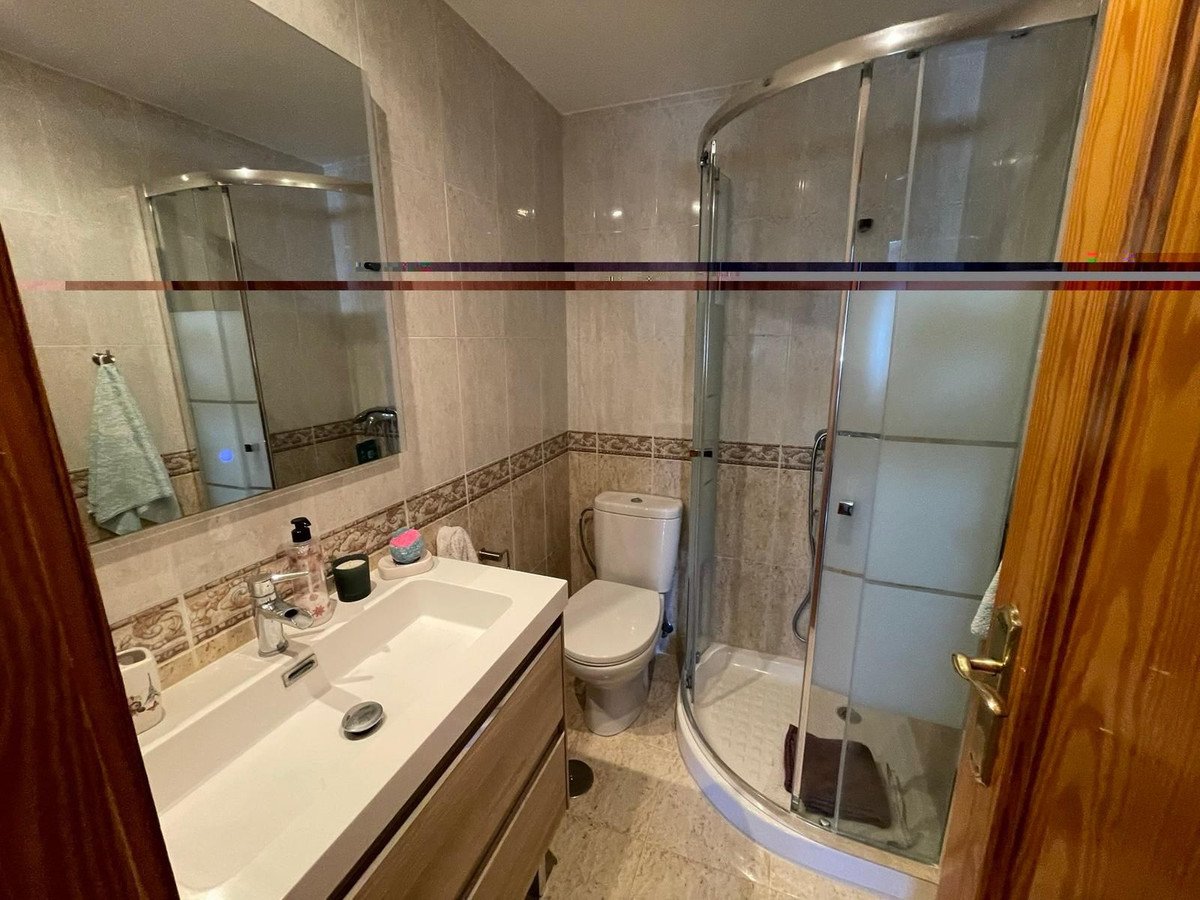 4 Bed Middle Floor Apartment in San Pedro de Alcántara