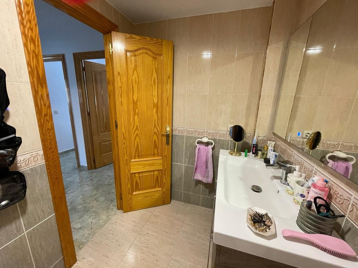 4 Bed Middle Floor Apartment in San Pedro de Alcántara