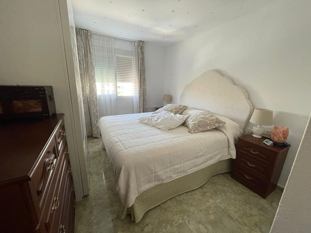 4 Bed Middle Floor Apartment in San Pedro de Alcántara