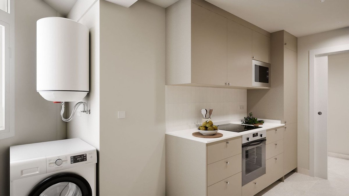 3 Bed Middle Floor Apartment in Fuengirola