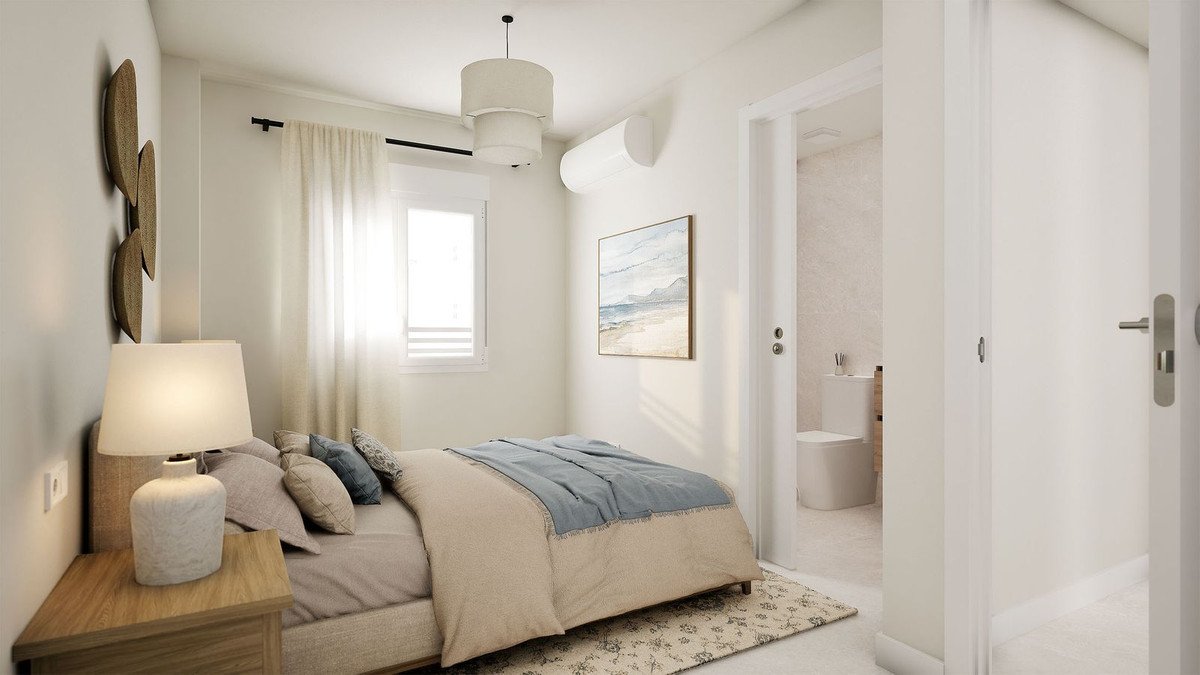 3 Bed Middle Floor Apartment in Fuengirola