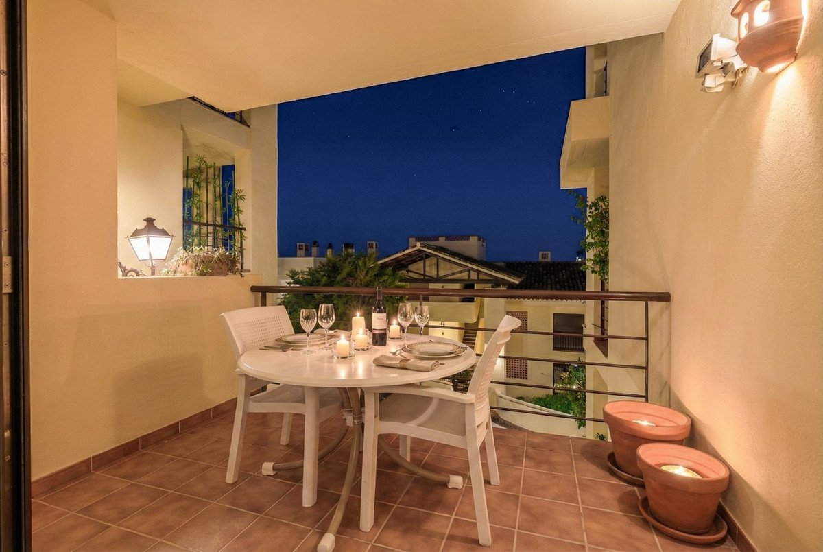 3 Bed Ground Floor Apartment in Benahavís