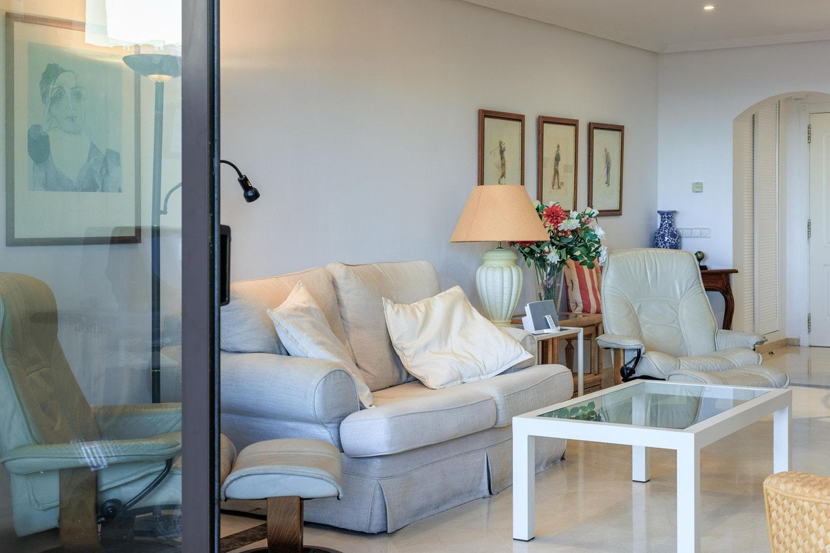 3 Bed Ground Floor Apartment in Benahavís