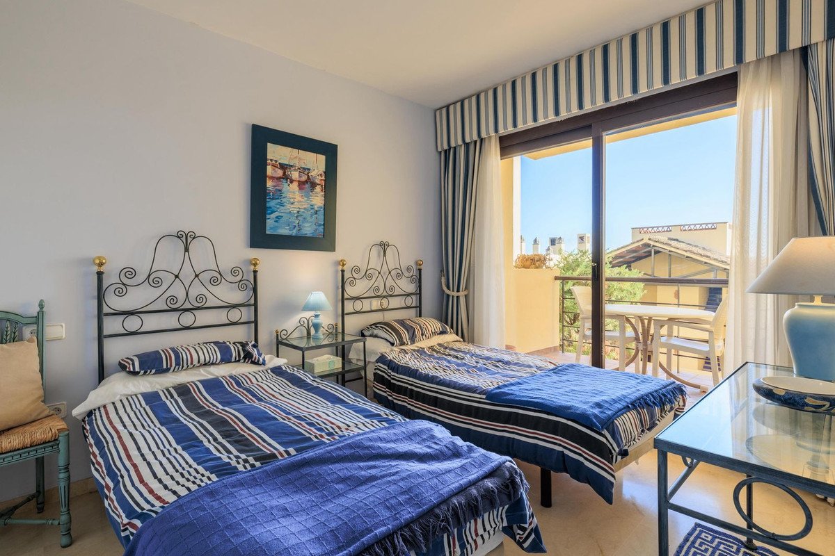 3 Bed Ground Floor Apartment in Benahavís