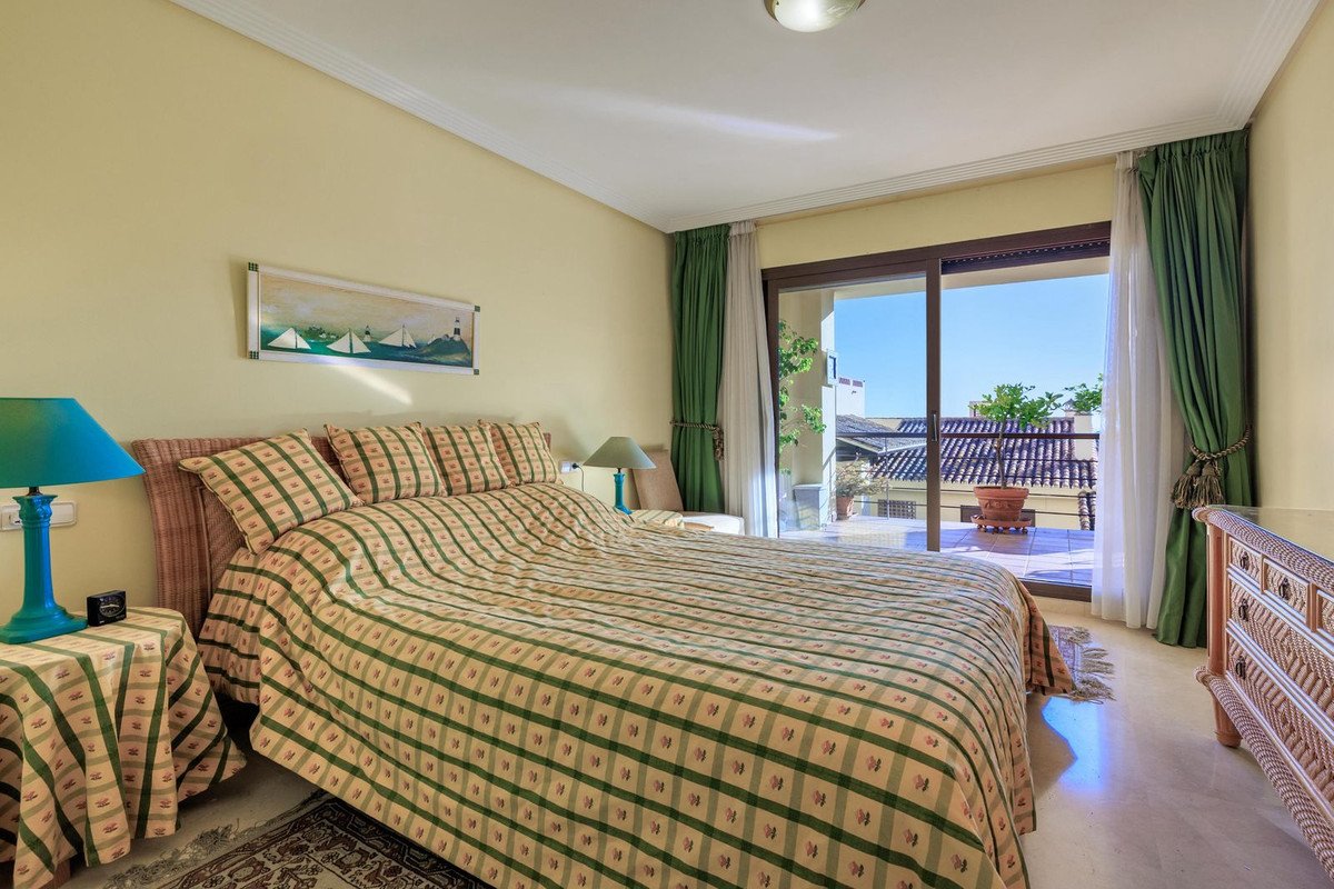 3 Bed Ground Floor Apartment in Benahavís