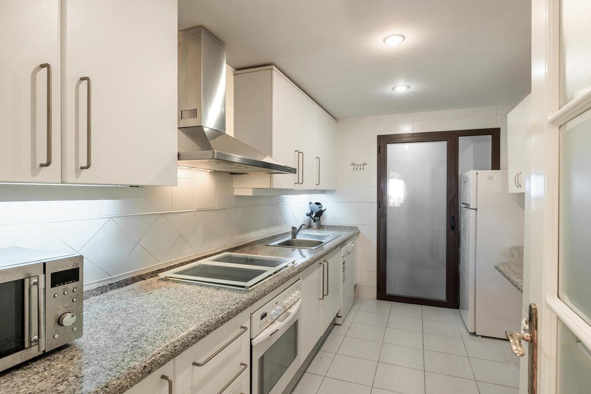 3 Bed Ground Floor Apartment in Benahavís