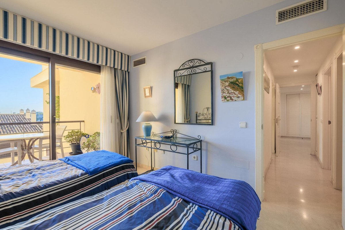 3 Bed Ground Floor Apartment in Benahavís